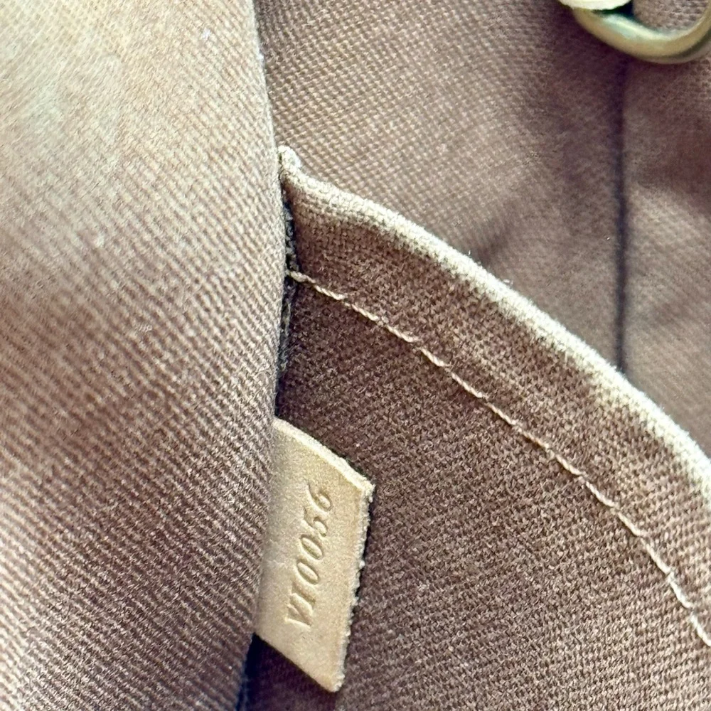 AUTHENTIC LOUIS VUITTON MONOGRAM - Picture 13 of 16